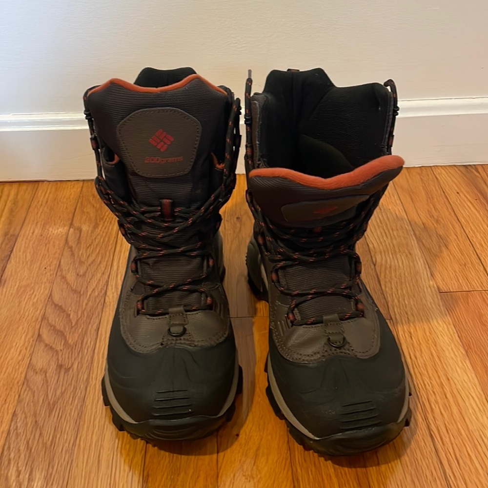 Brand new unisex Columbia snowboots